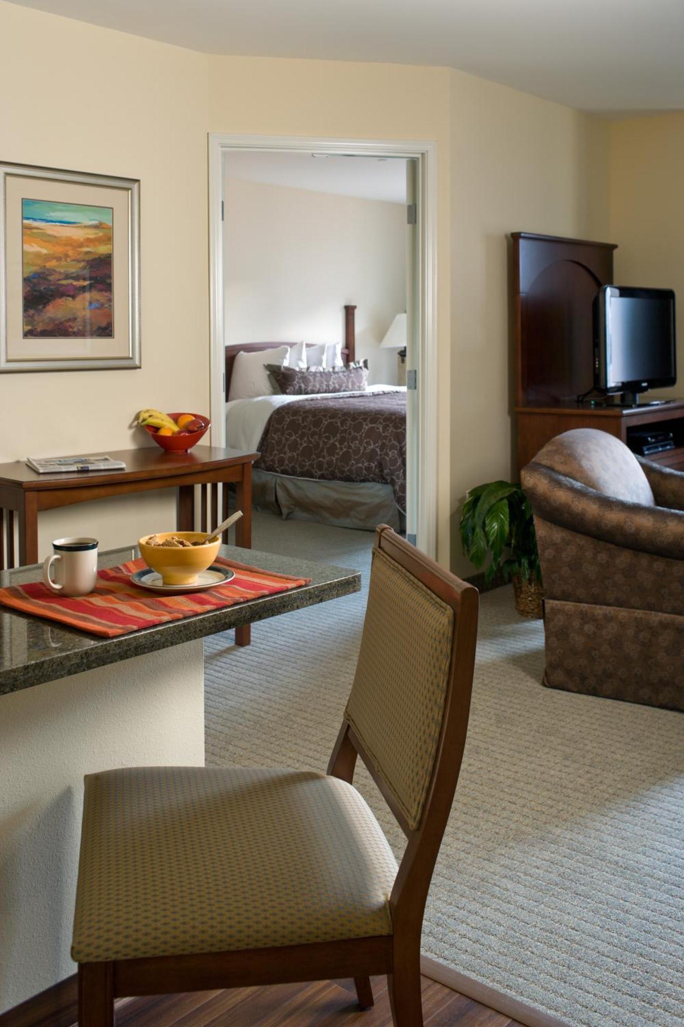 Staybridge Suites Everett - Paine Field By Ihg Mukilteo Room photo